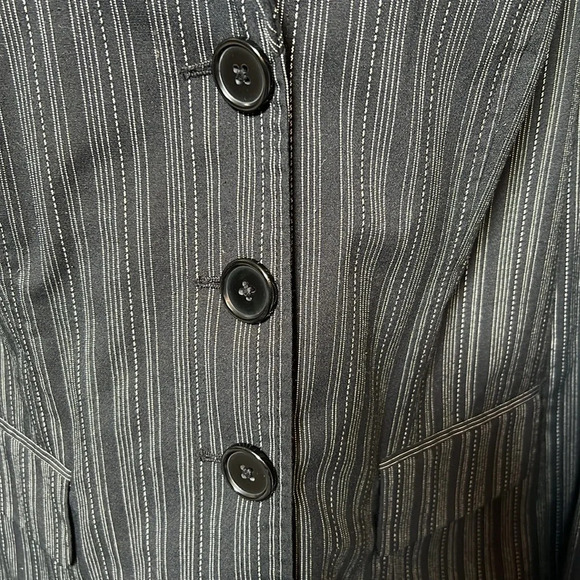 Lane Bryant Pinstripe Four Buttoned Blazer Jacket Work Wear Size 14/16W - Picture 3 of 9